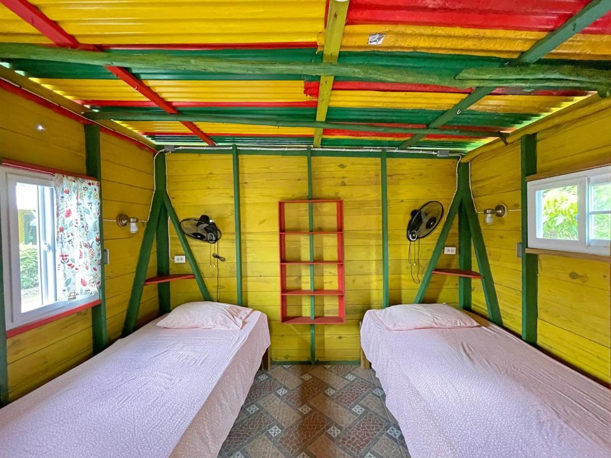 Judy House 2 - Lewis Backpacker Hostel Little Bay Екстериор снимка