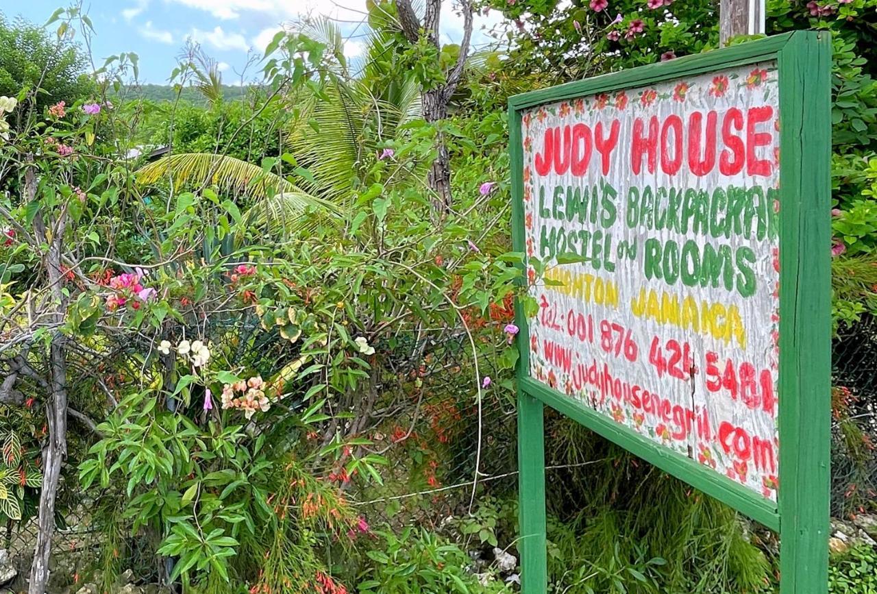 Judy House 2 - Lewis Backpacker Hostel Little Bay Екстериор снимка